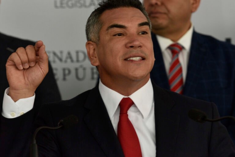 Alejandro Moreno prepara denuncia ante FGR por audios “falsos” difundidos por Layda Sansores