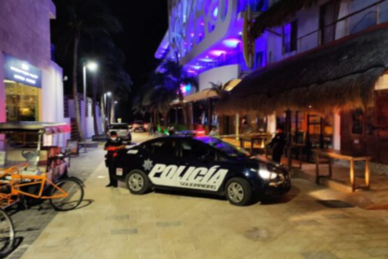 Ataque a balazos a bar de la Quinta Avenida deja dos lesionados