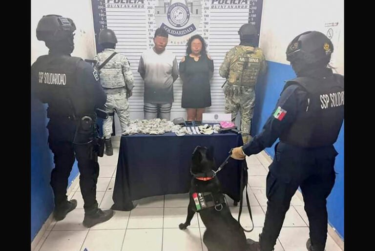 Aseguran a dos personas con 86 bolsas de narcóticos en Playa del Carmen