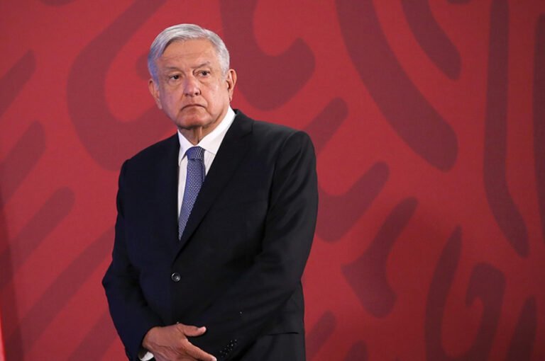 AMLO emplaza a oposición a definir hoy si continuarán con la moratoria constitucional