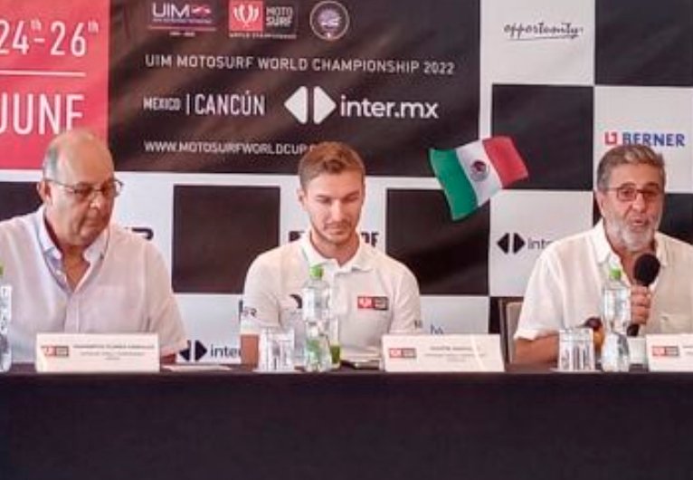 Celebrarán campeonato mundial de motosurf en Cancún
