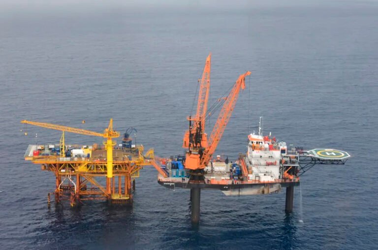 Semar reconoce que “piratas” sí abordaron una plataforma y un buque de Pemex