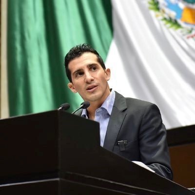 “Rommel Pacheco: Del PAN a Morena, un Giro Político Rumbo a la Alcaldía de Mérida en 2024”