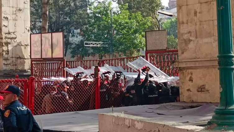 Manifestantes piden Fin a las Corridas de Toros
