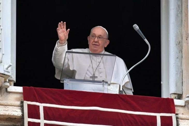 Francisco cuestiona la doble moral en las críticas a las bendiciones LGBTTTI