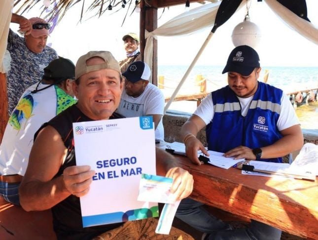 “Apoyo Sostenible: Pescadores Yucatecos Beneficiados Durante la Veda del Mero”