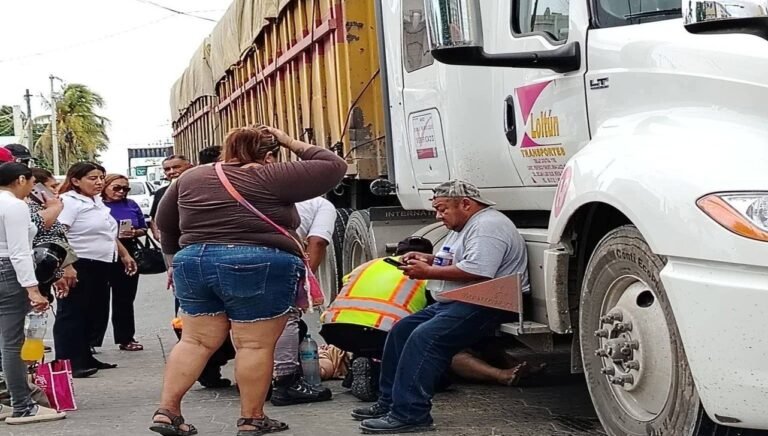 Mujer termina bajo un tráiler en Progreso; movilización de autoridades en la zona Centro