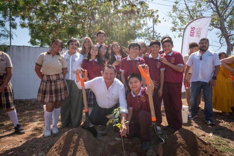 Impulsa Gobierno de Yucatán reforestación escolar con programa “Renacimiento Verde en tu Escuela”