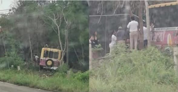 Camión con turistas sufre aparatoso accidente en la carretera Tulum-Playa del Carmen