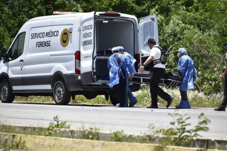 Fatal accidente entre tráiler y motocicleta deja un fallecido en la Mérida-Cancún