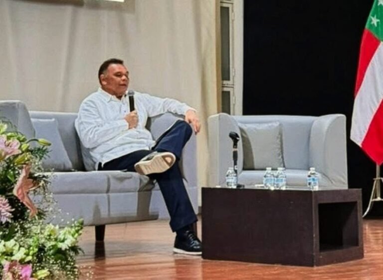 Cuestionan participación de Rolando Zapata en conferencia sobre salud mental e inteligencia artificial en la UADY