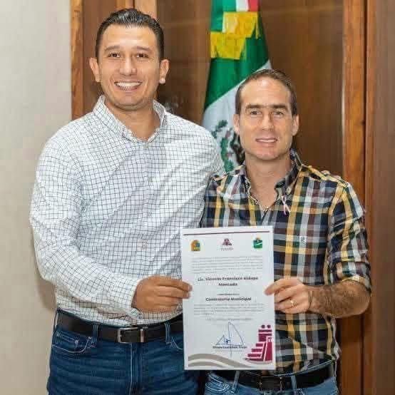 Detienen en el Aeropuerto de Cancún al tesorero municipal de Tulum por presunta portación de arma