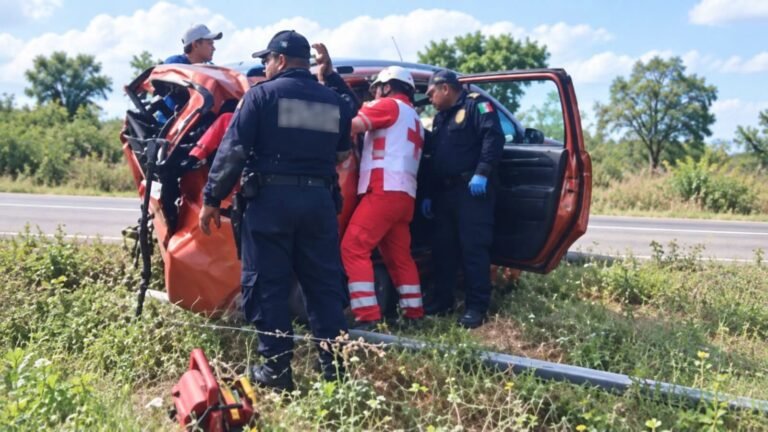 Fatal accidente en la Mérida-Cancún deja una mujer muerta y cinco lesionados