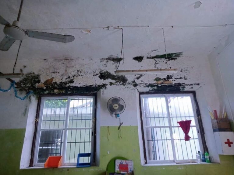 Desprendimiento de techo en primaria del Centro de Mérida preocupa a padres de familia
